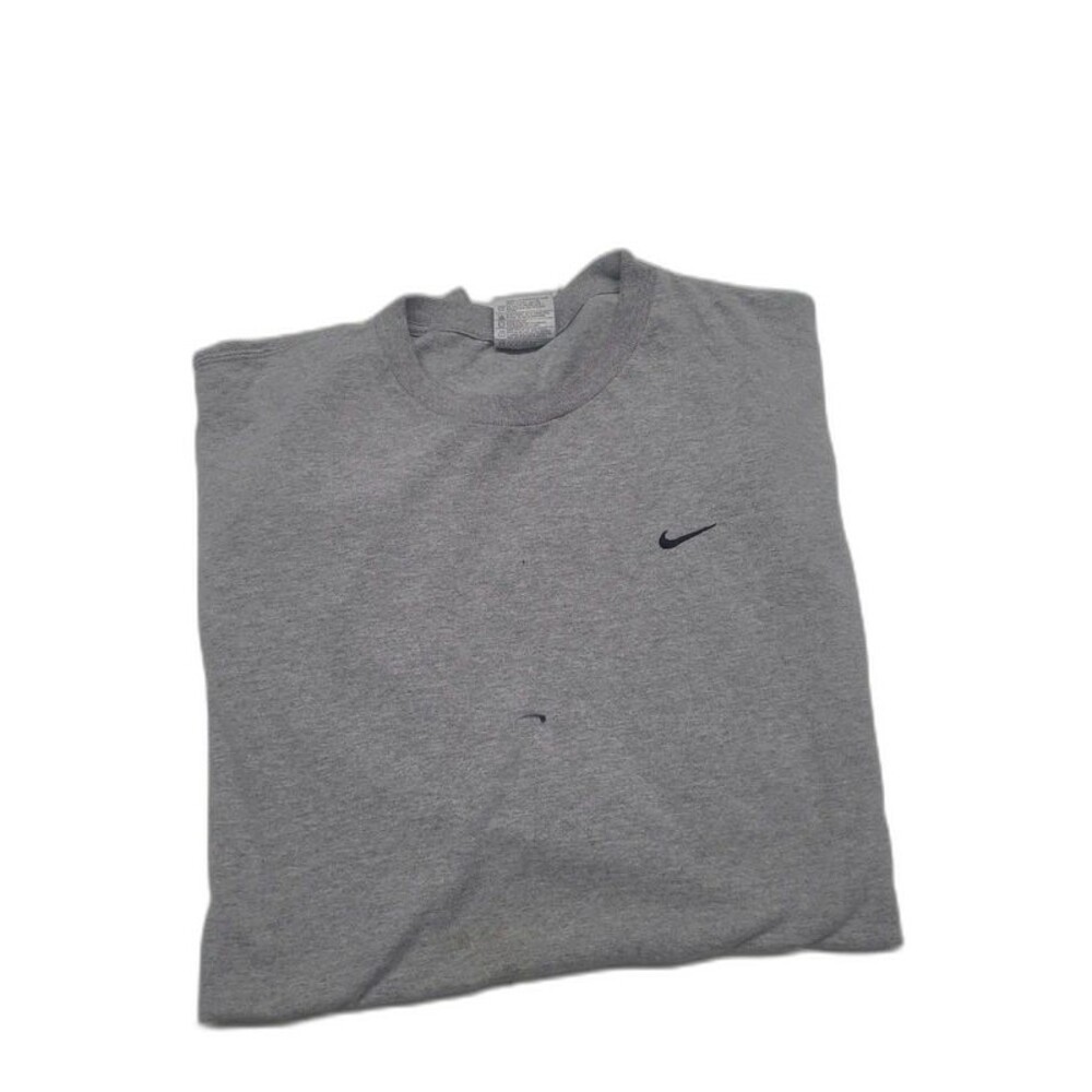 Vintage 90s nike embroidered t shirt